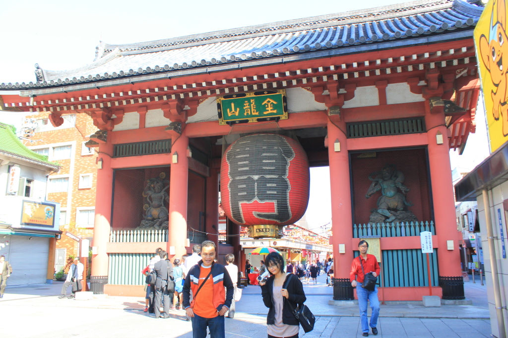 Gerbang masuk Sensoji Temple